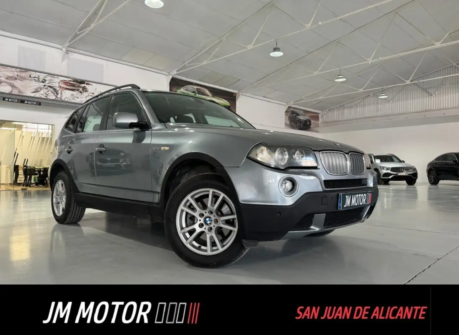 BMW X3 3.0d Aut. Gris - 1