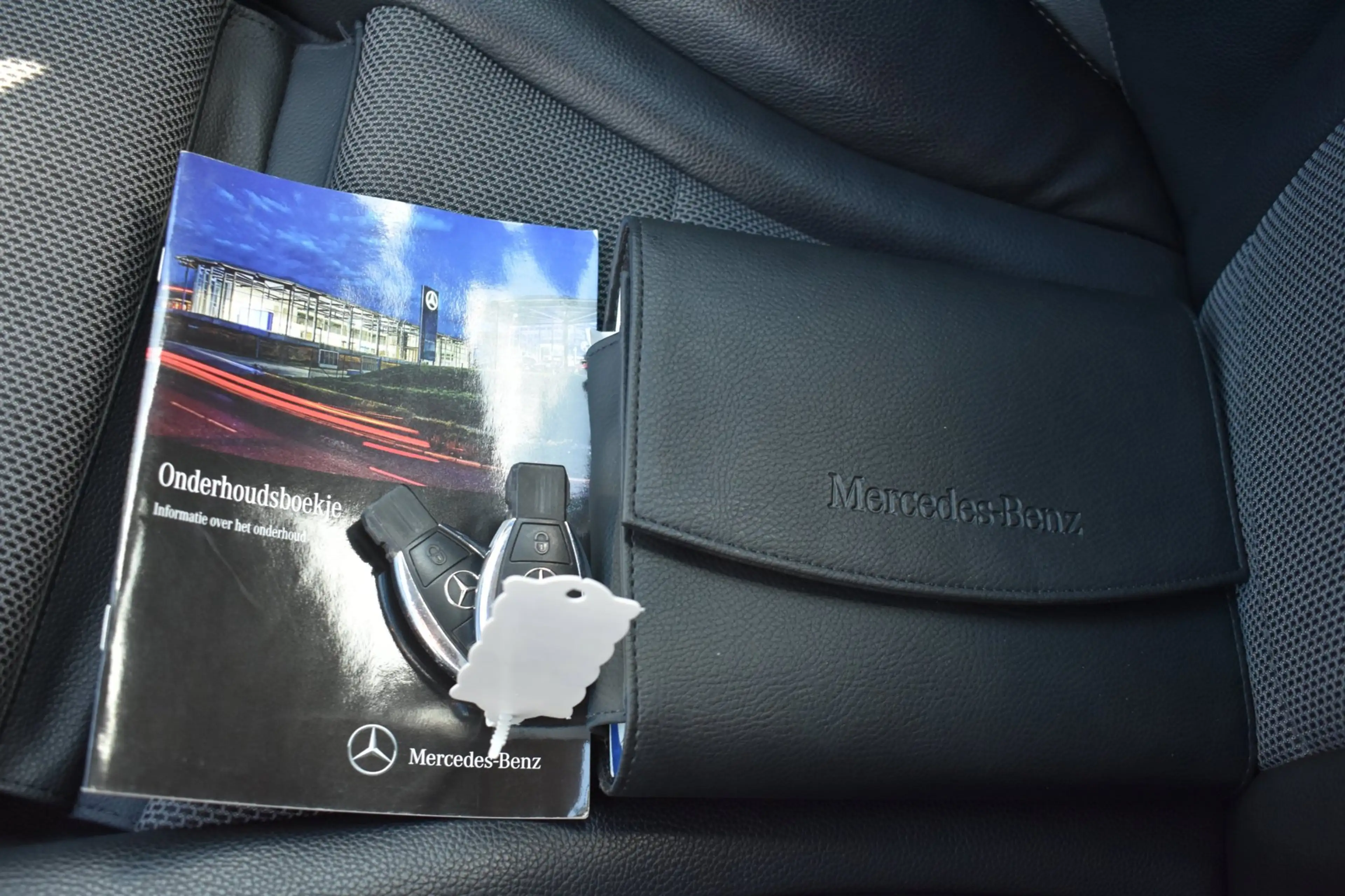 Mercedes-Benz C 350 e Lease Edition '15 LED SOH 75,8% Navi Inruil moge — photo 24