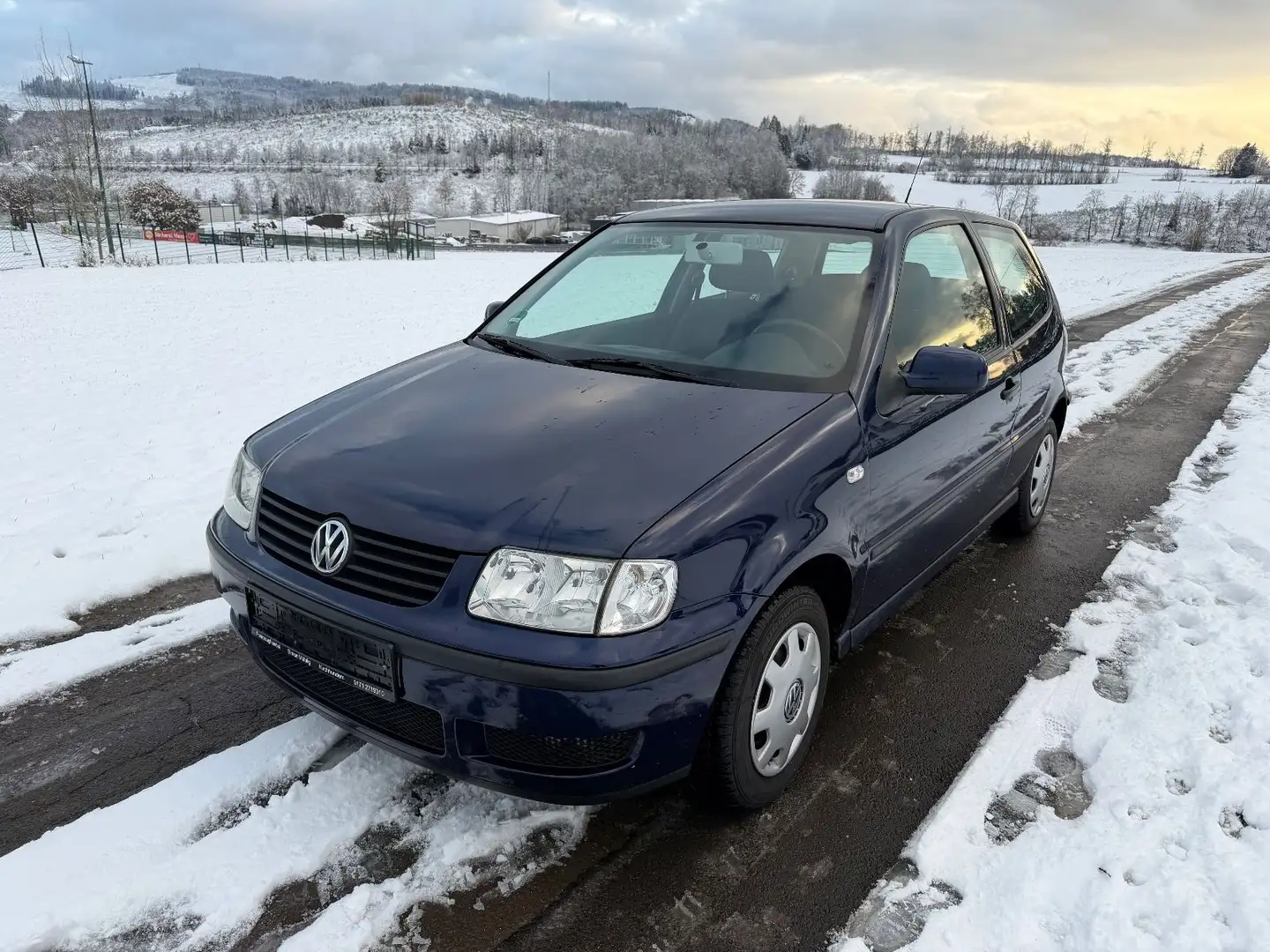 Volkswagen Polo 1.4 44kW Match erst 62.000km Blau - 1