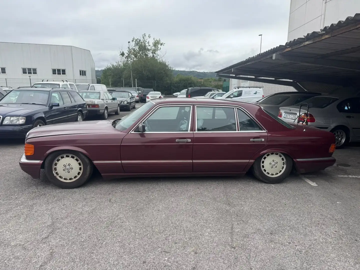 Mercedes-Benz 560 SEL - 1