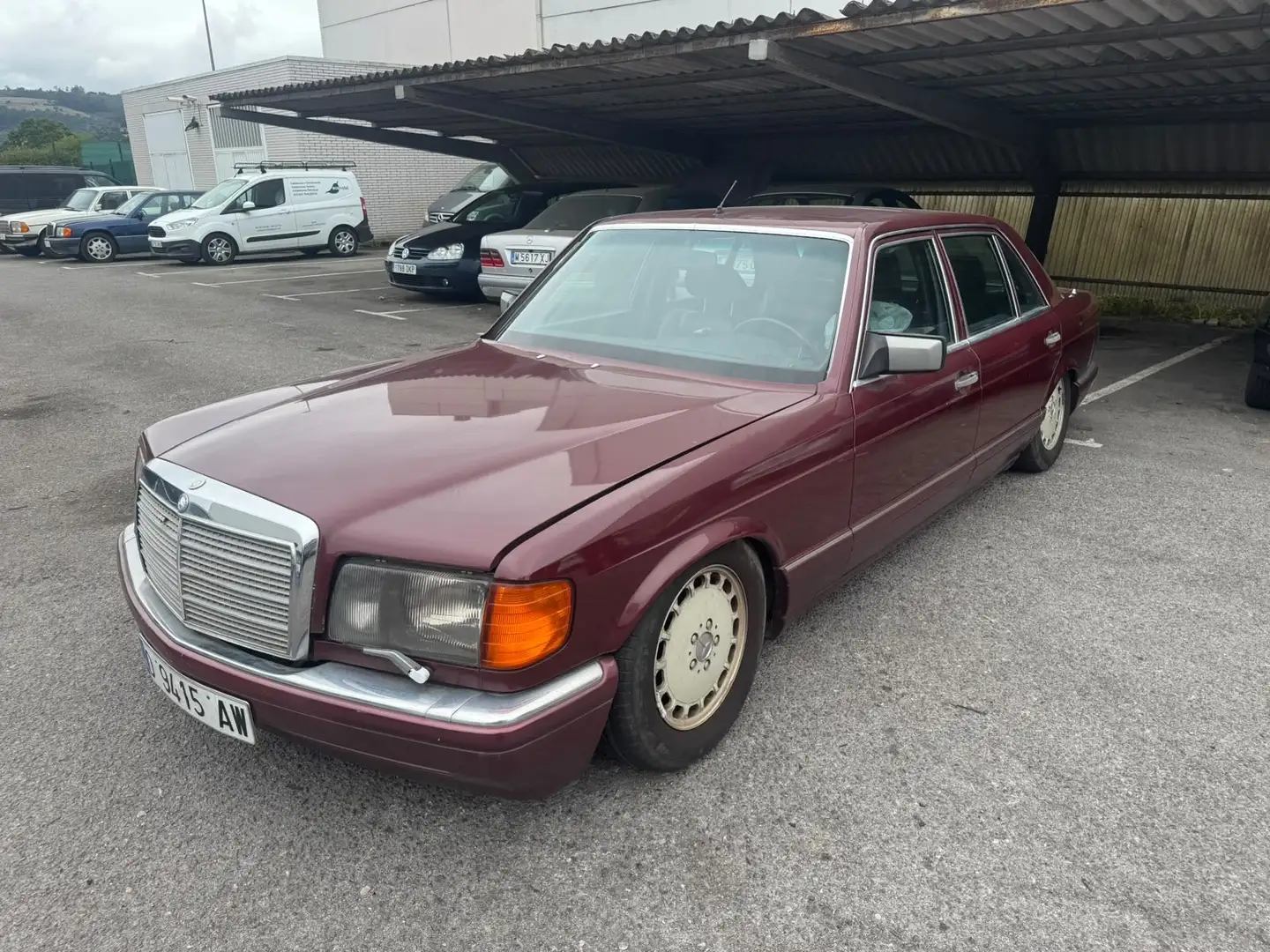Mercedes-Benz 560 SEL - 2