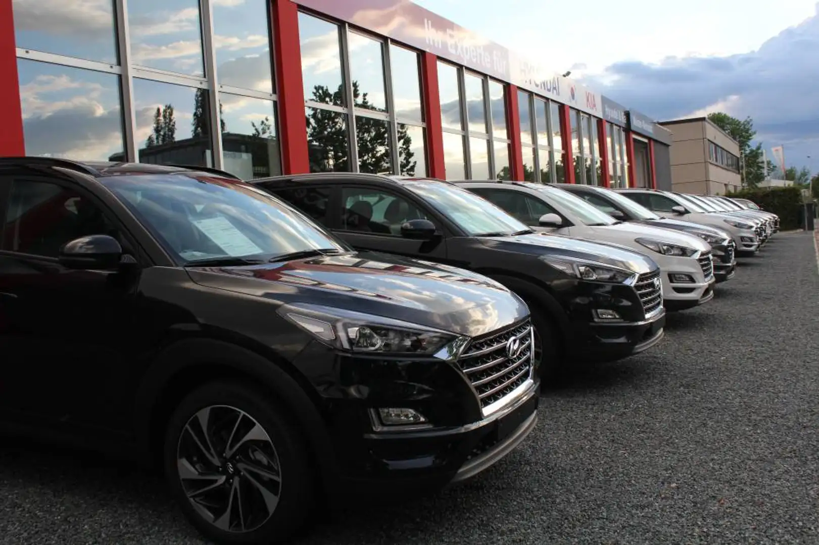 Hyundai TUCSON Hyundai Tucson 1.6 T-GDI Trend 1.HAND*NAV*KAMERA* Zwart - 1