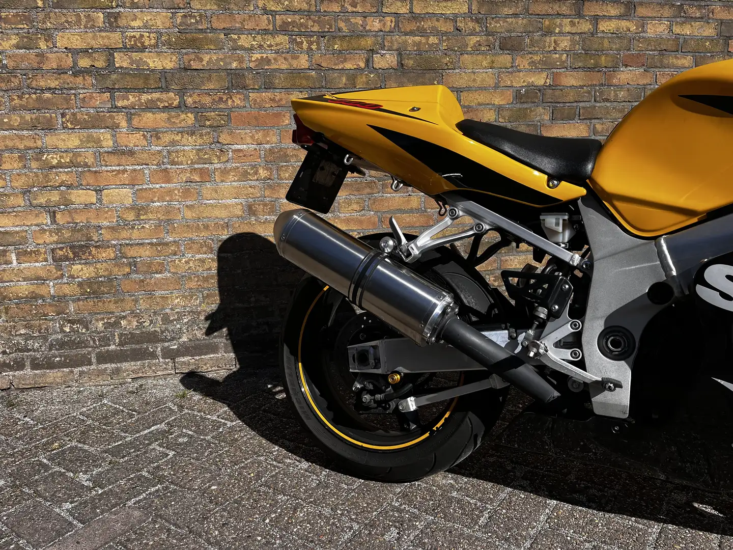 Suzuki GSX-R 600 K-1 600cc Yellow - 2