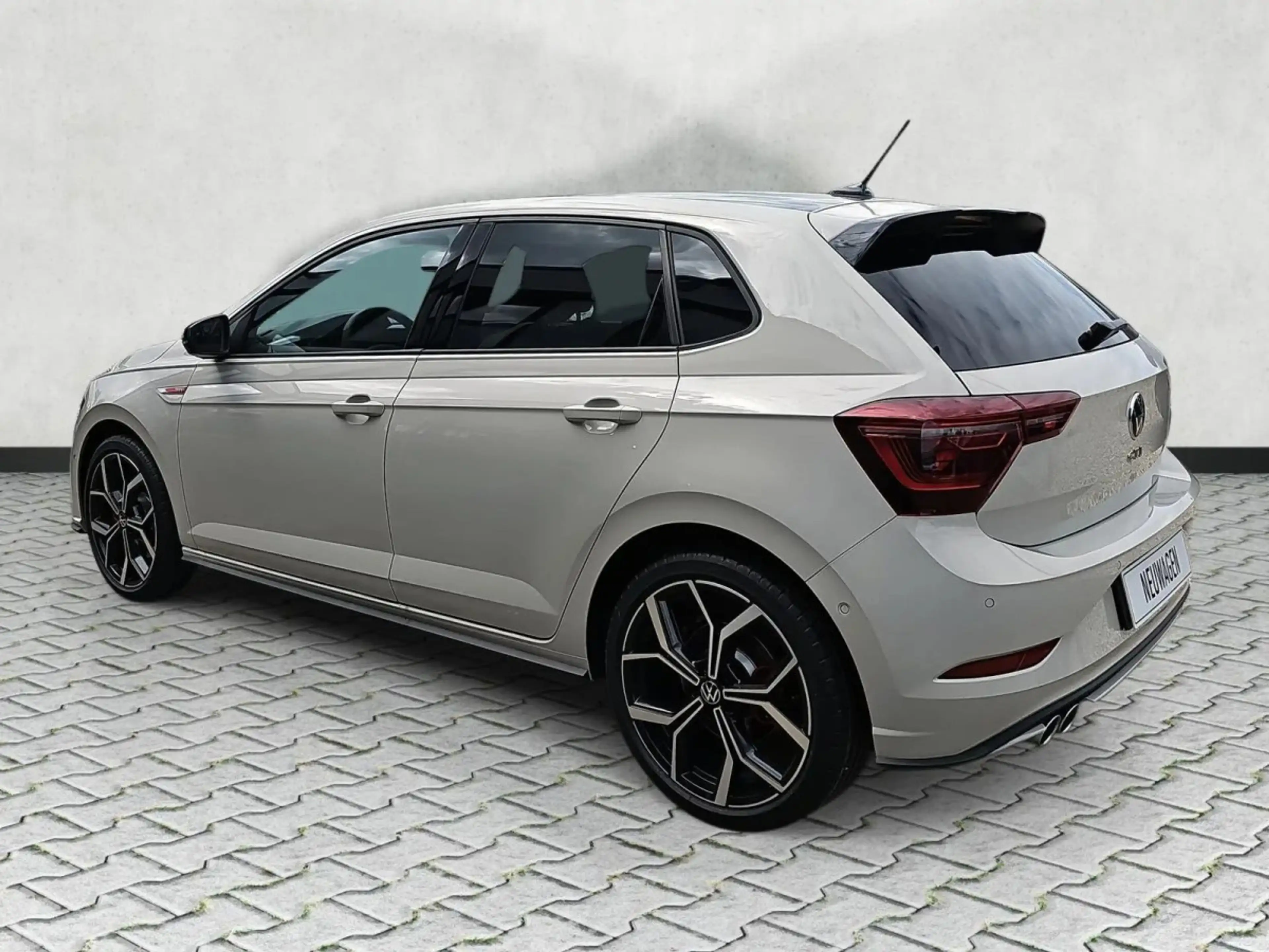 Volkswagen Polo GTI GTI 2.0 TSI DSG7 152kW-207CV - Jantes 18" - — photo 5