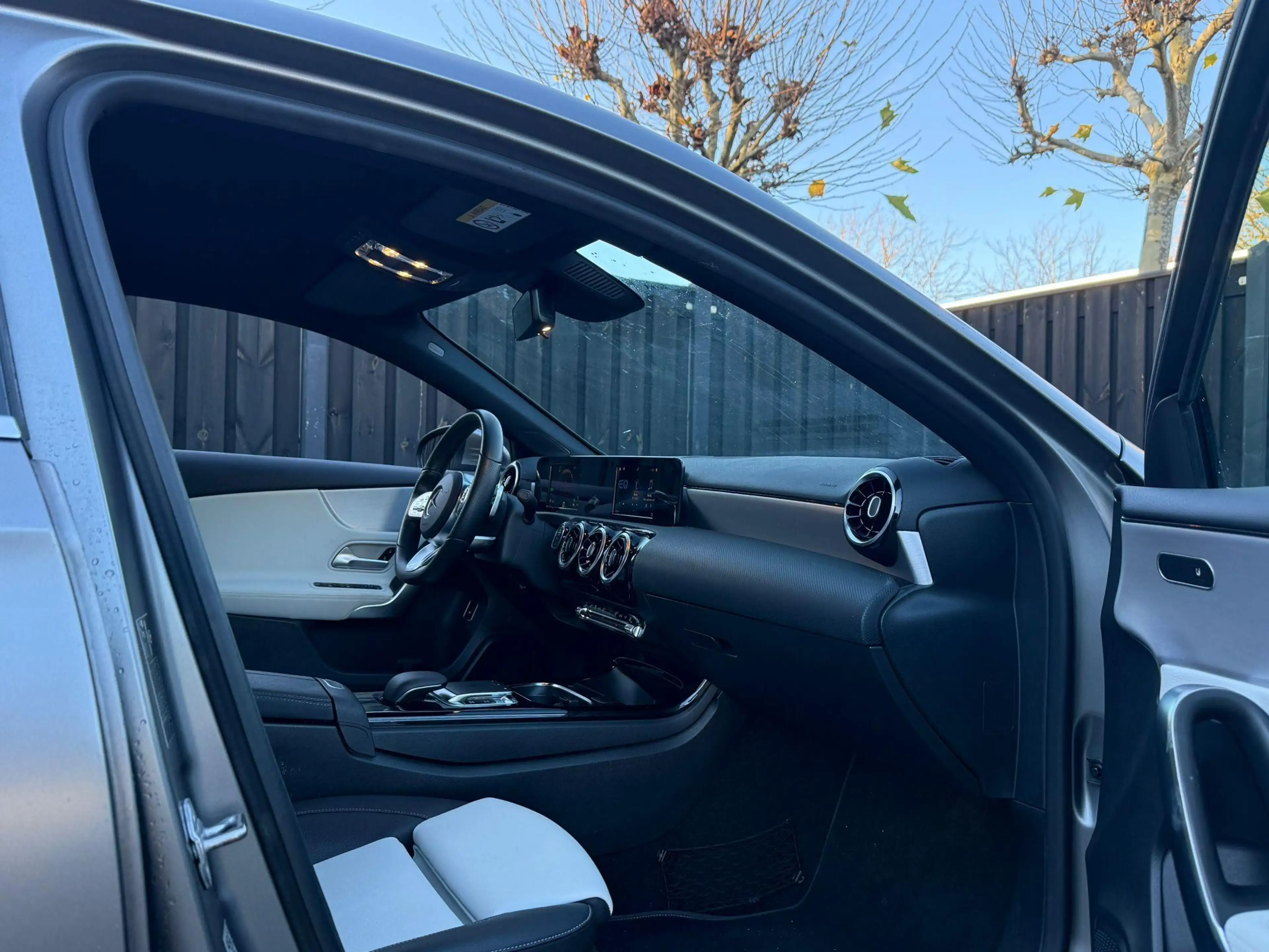 Mercedes-Benz A 250 e AMG Line — photo 3