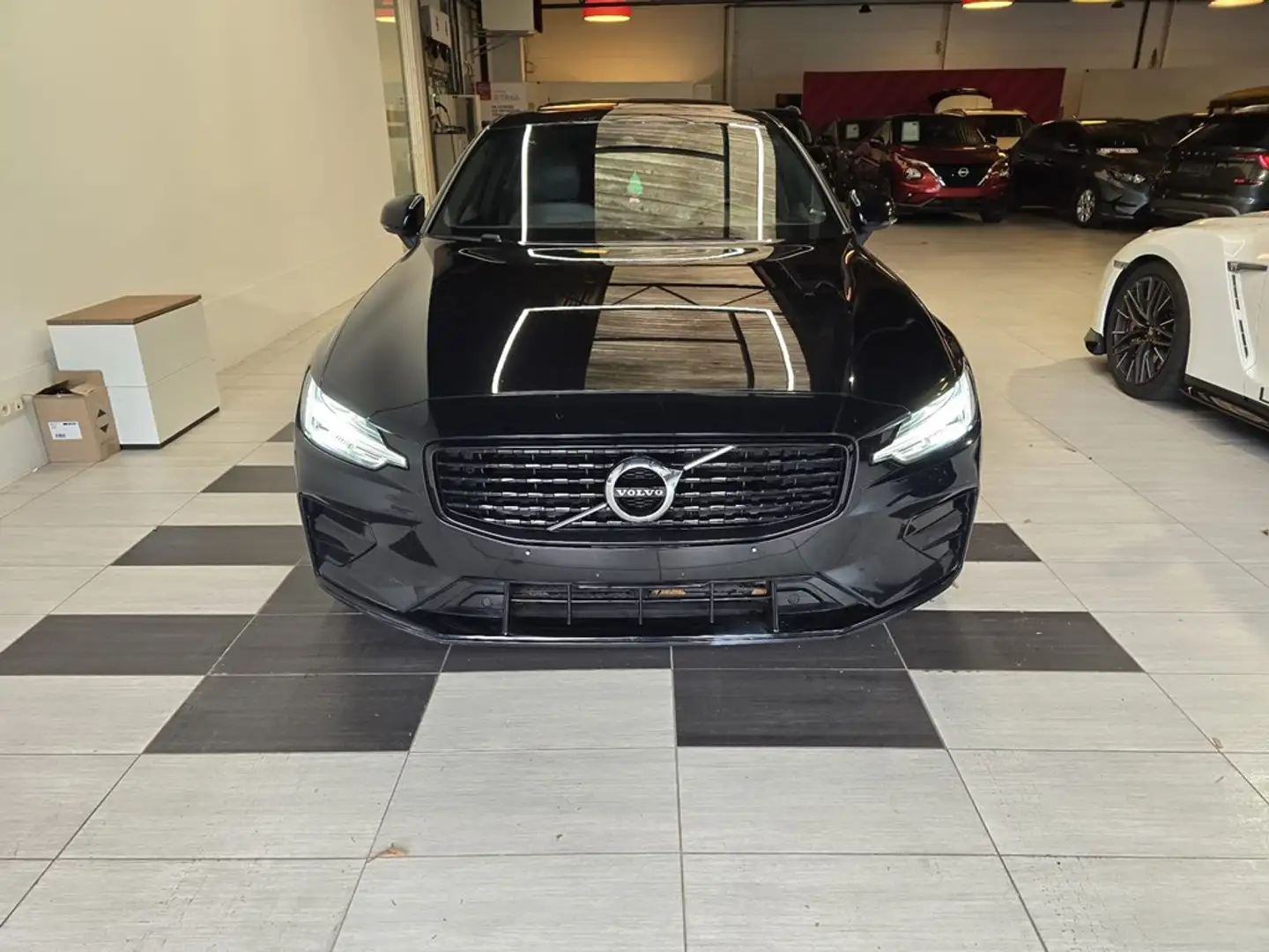 Volvo S60 B4 Mild hybrid benzine R-Design Geartron Nero - 2