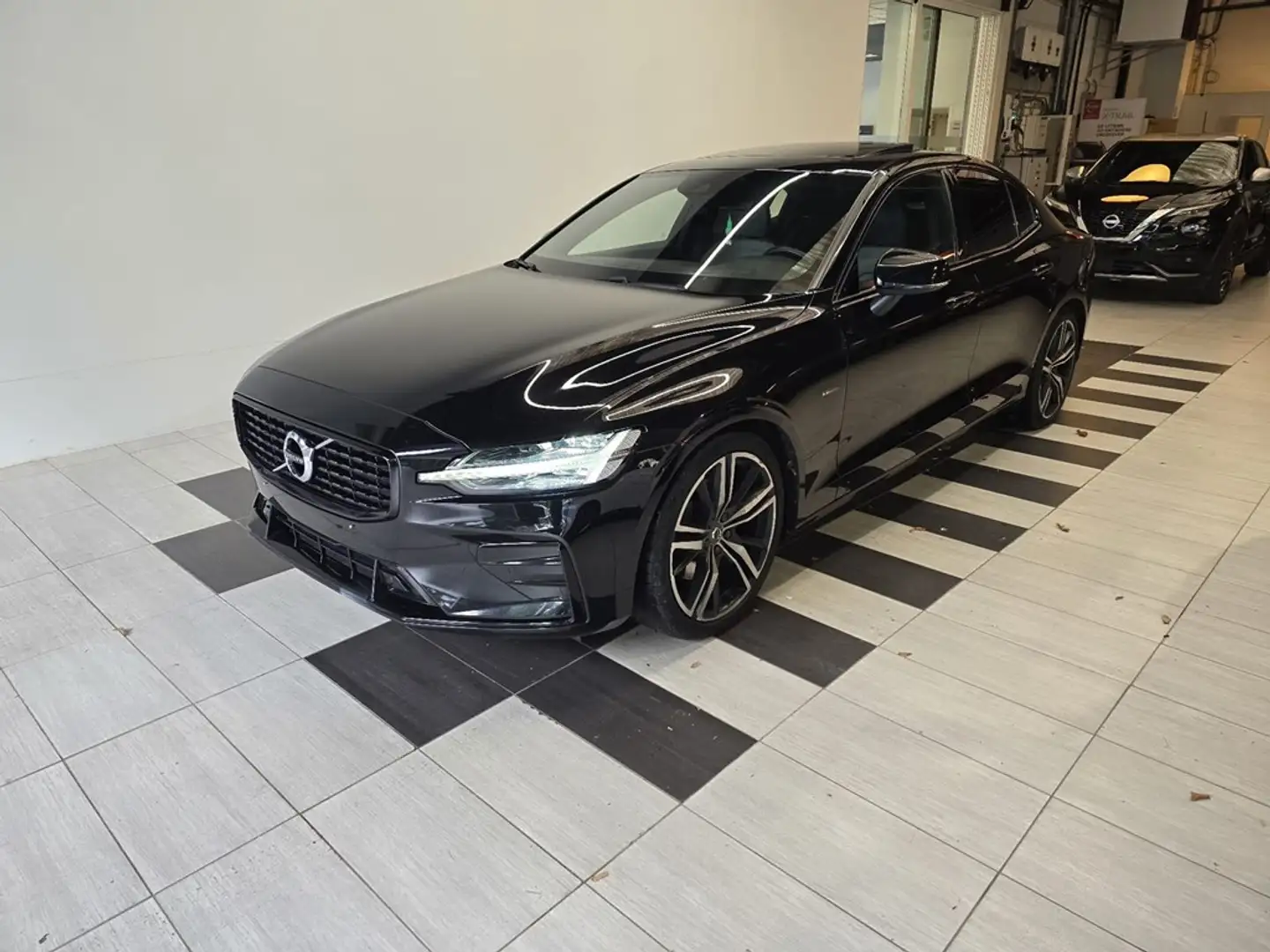 Volvo S60 B4 Mild hybrid benzine R-Design Geartron Nero - 1