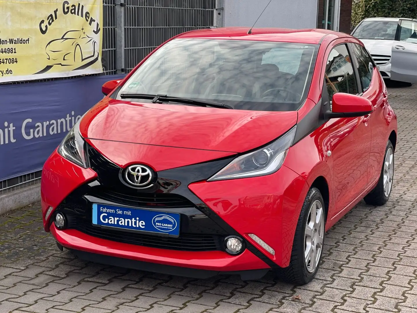 Toyota Aygo AYGO x-play touch/Kamera/2.Hd/Garantie Roşu - 1