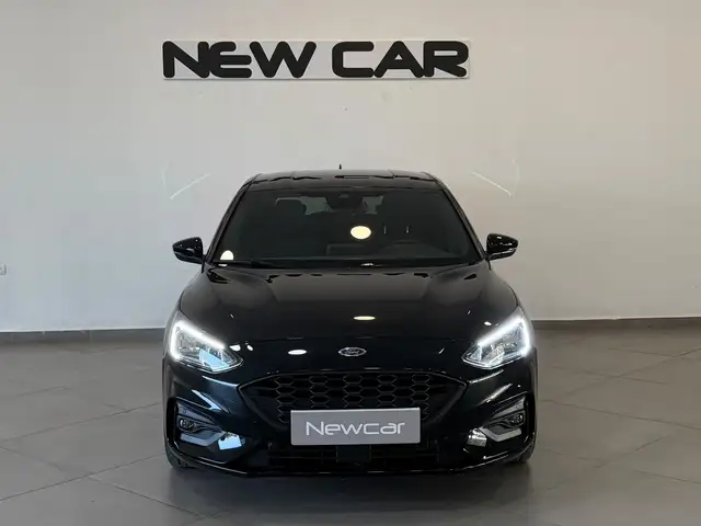 Ford Focus view 3
