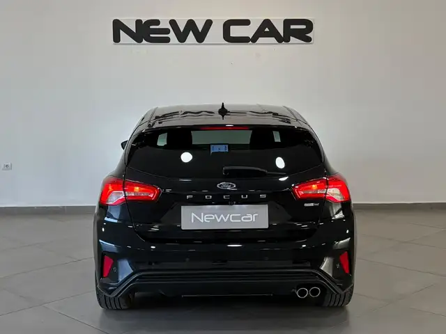 Ford Focus view 8