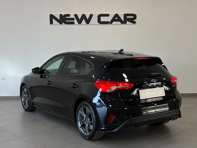 Ford Focus view 9