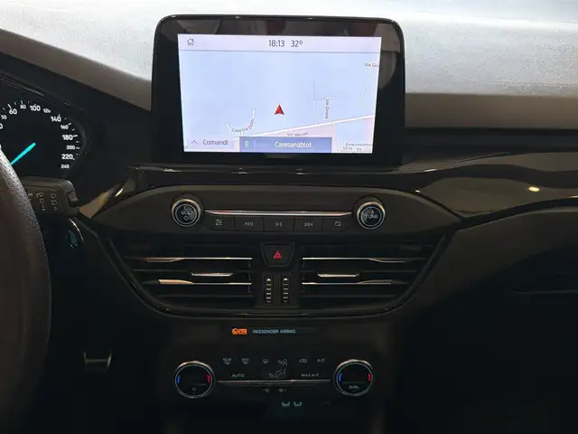 Ford Focus view 15