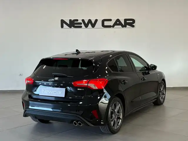 Ford Focus view 7