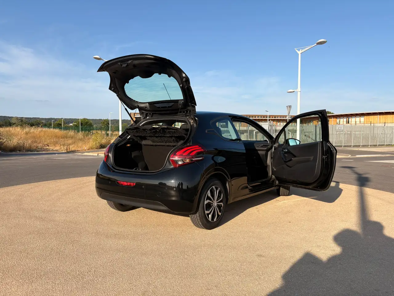 Peugeot 208 208 — photo 3