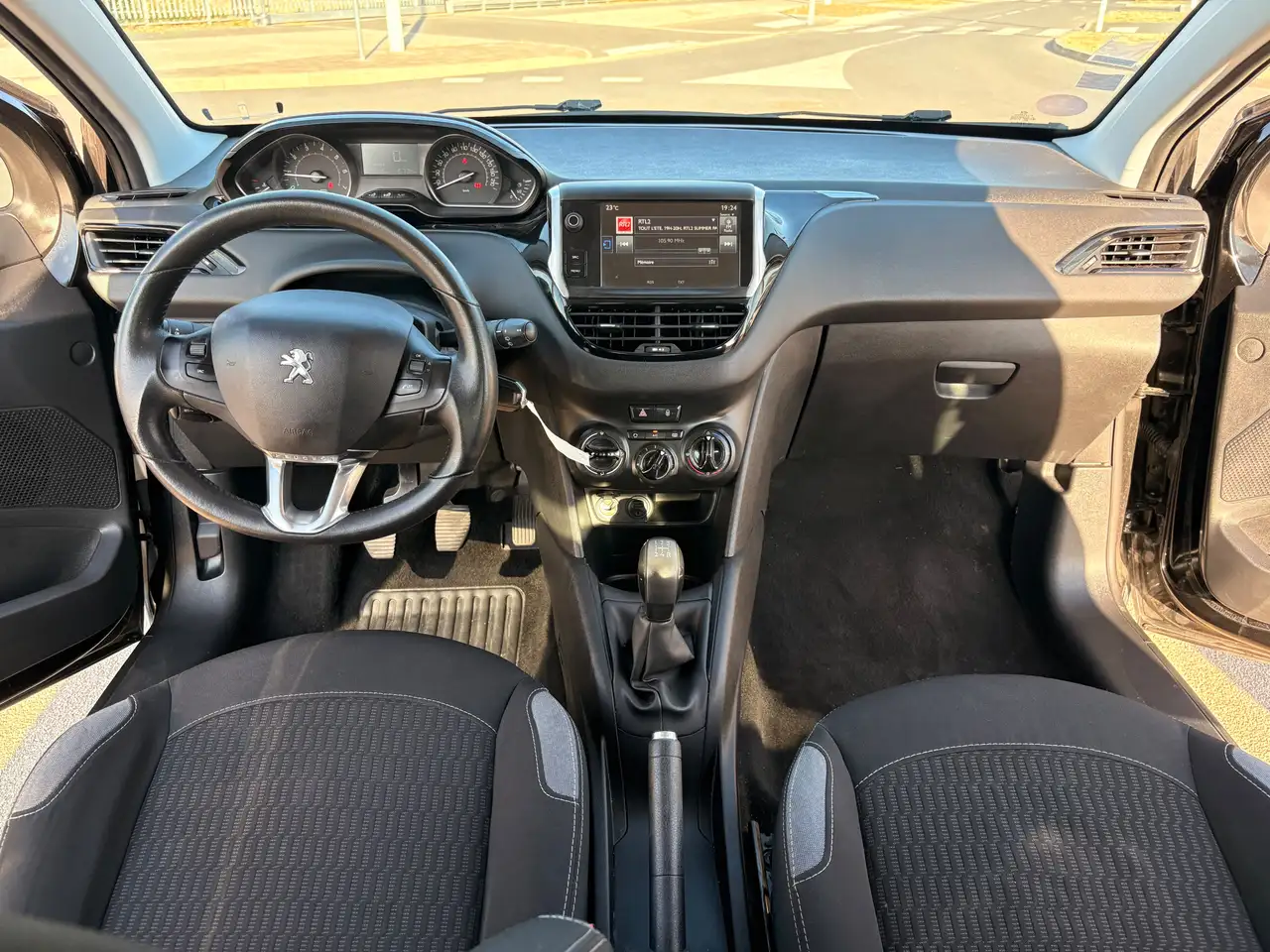 Peugeot 208 208 — photo 6