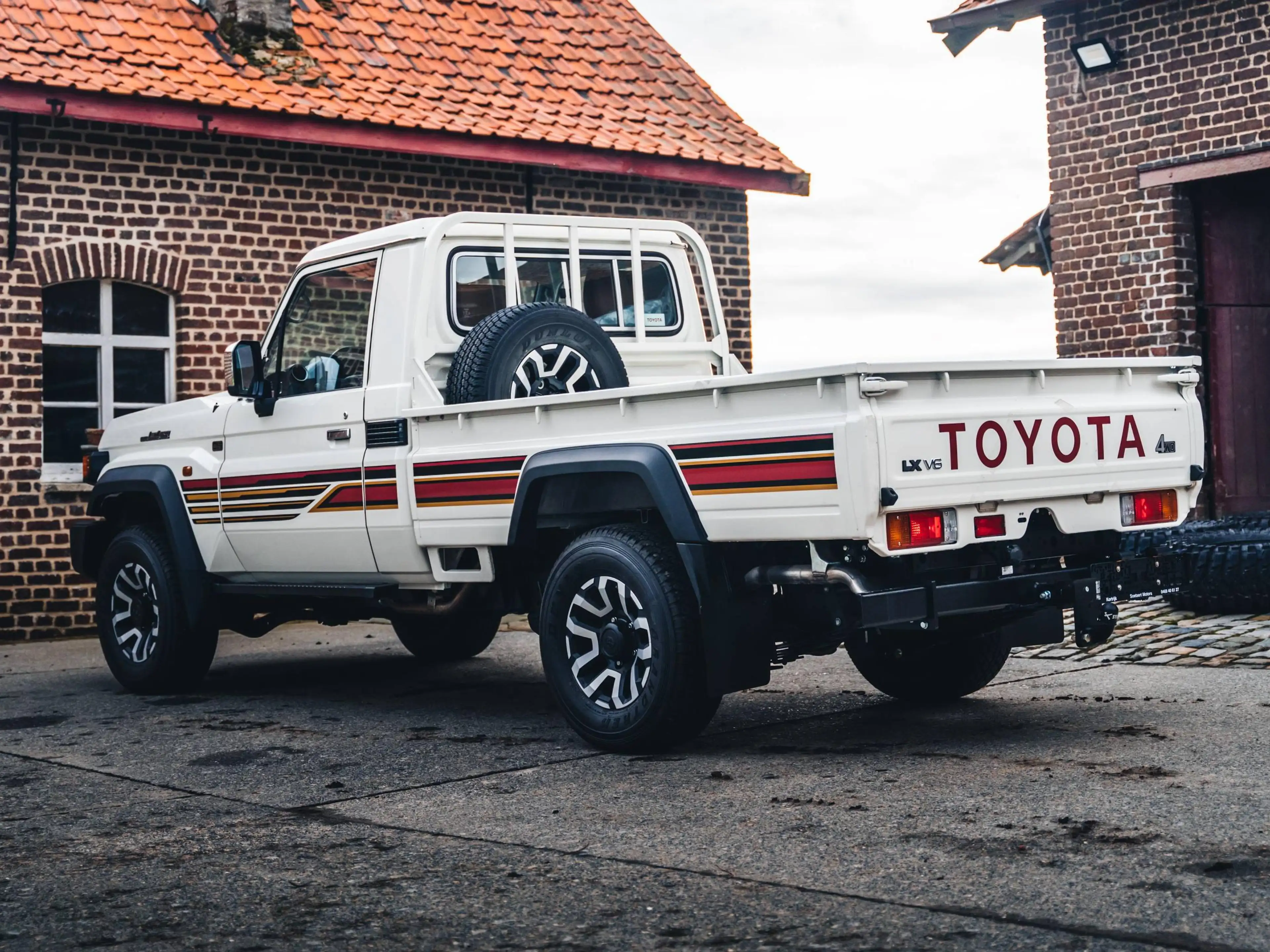 Toyota Land Cruiser GRJ79 70 serie — photo 6