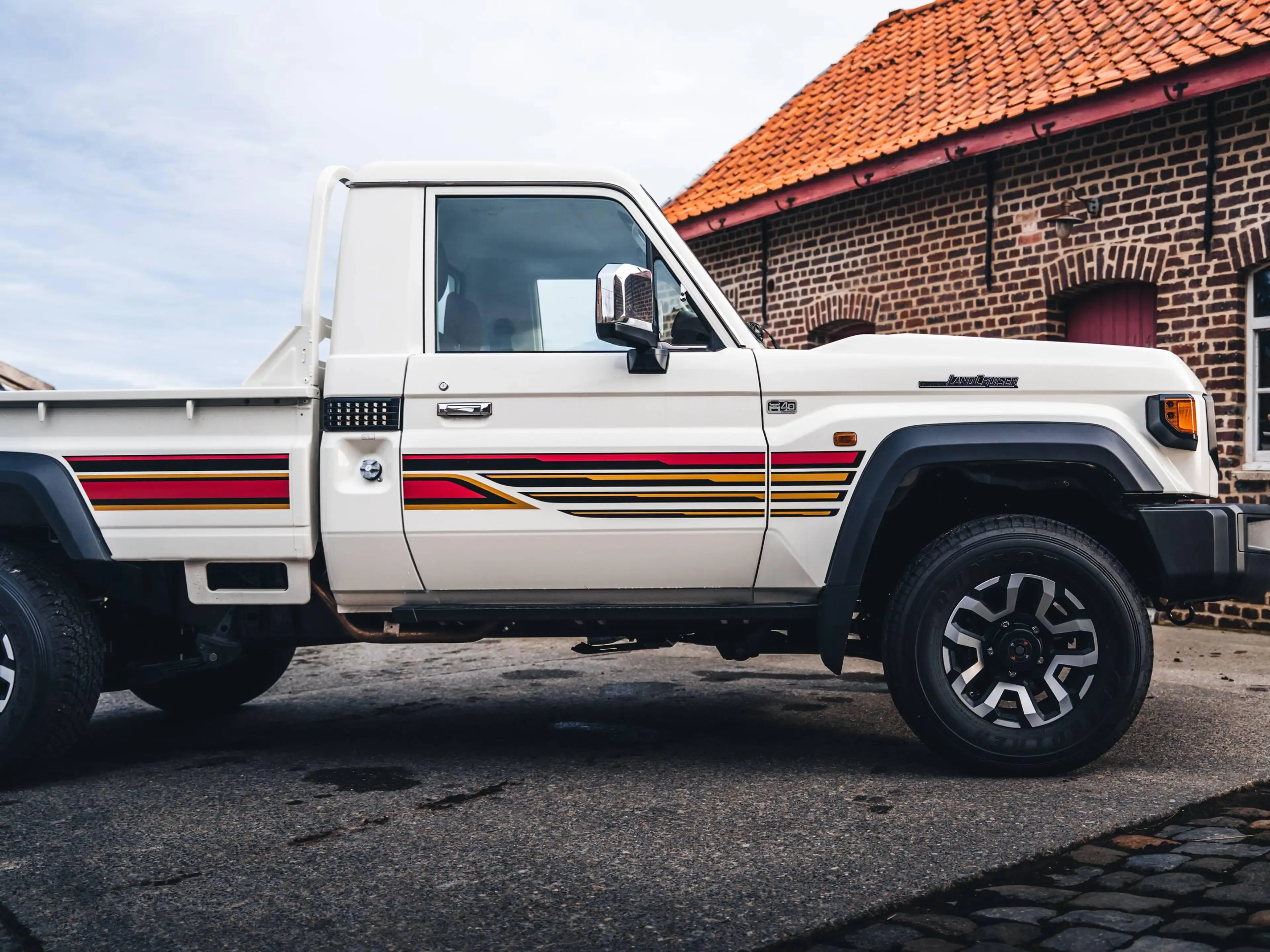 Toyota Land Cruiser GRJ79 70 serie — photo 9