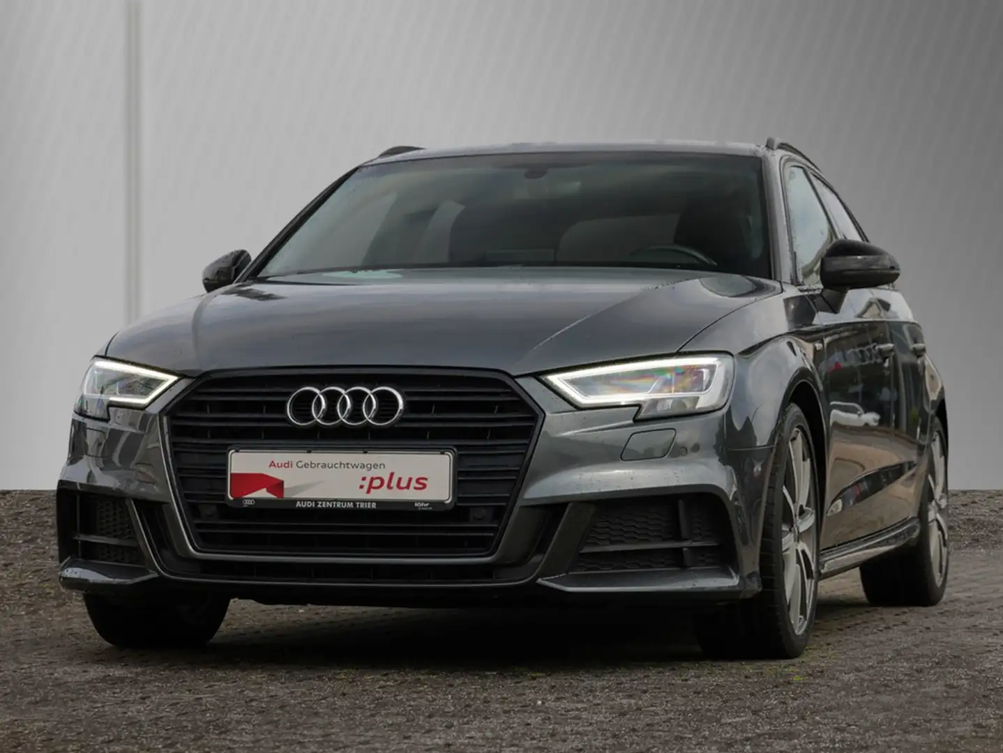 Audi A3 Sportback 1.5 TFSI S line Grau - 2