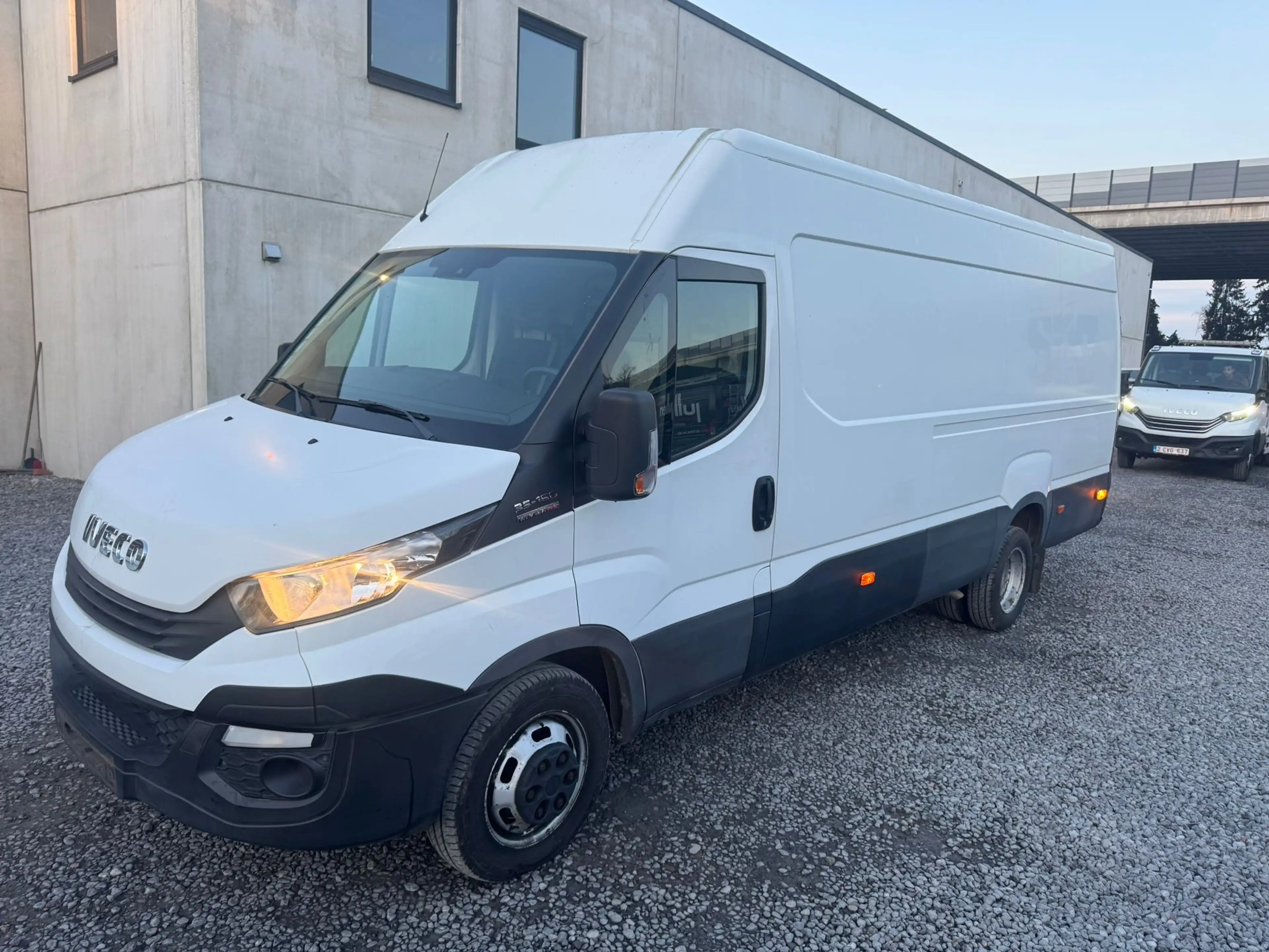 Iveco Daily 35C16D 2.3 Turbo VGT Hi-Matic — photo 3