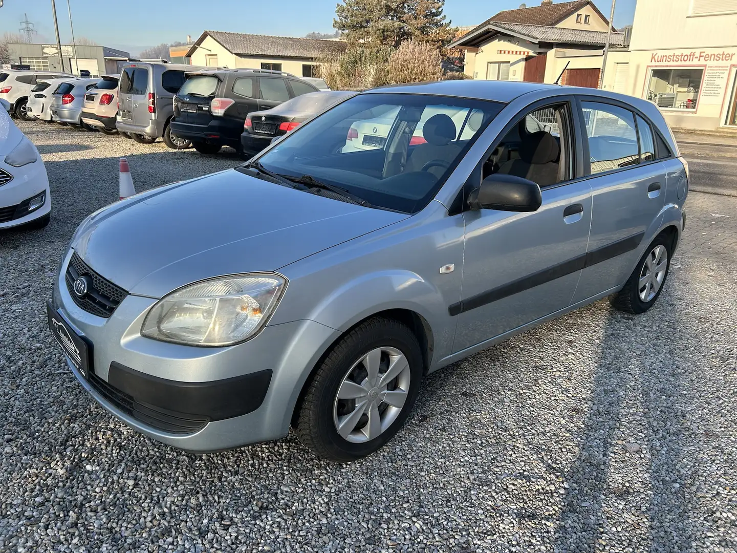 Kia Rio 1.4i EX Basis Klima Euro4 Grau - 1