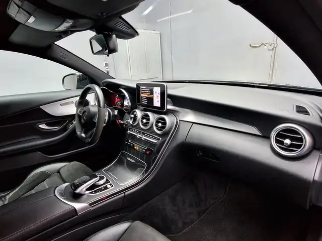 Mercedes-Benz C Class view 11