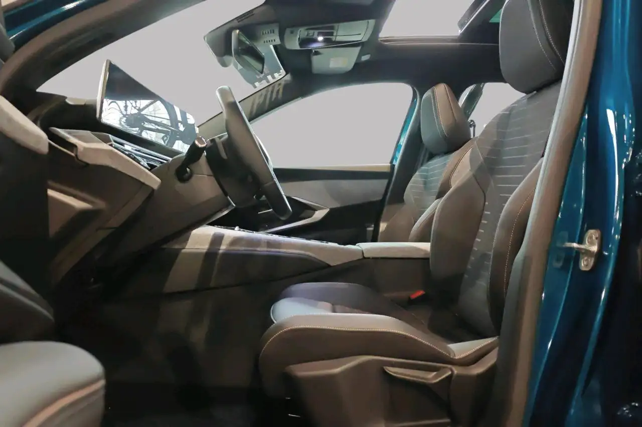 Peugeot 3008 E-3008 FIRST ED ALLURE 10