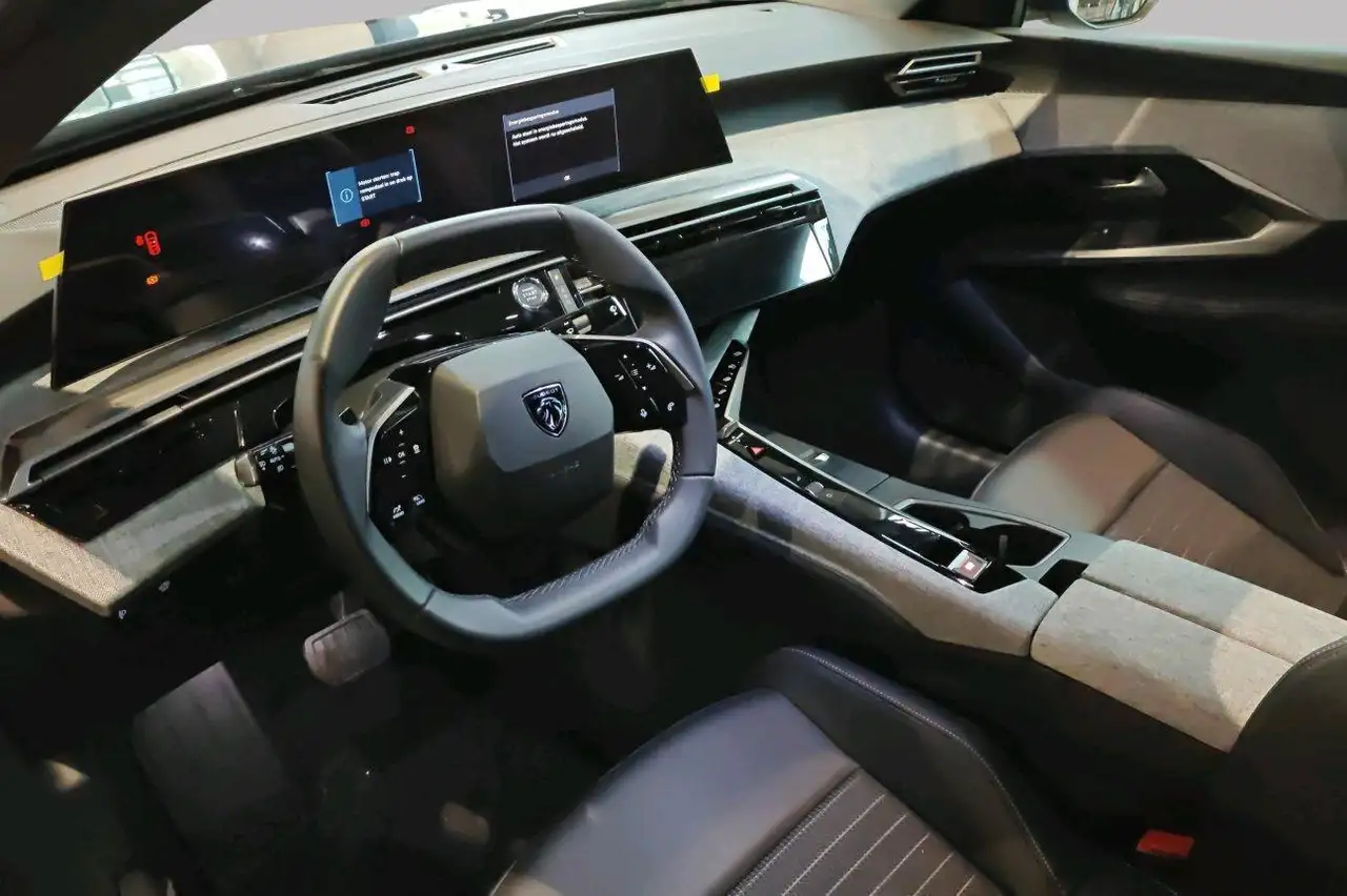 Peugeot 3008 E-3008 FIRST ED ALLURE 9