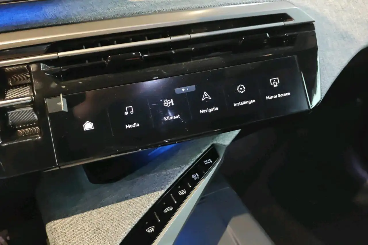 Peugeot 3008 E-3008 FIRST ED ALLURE 15
