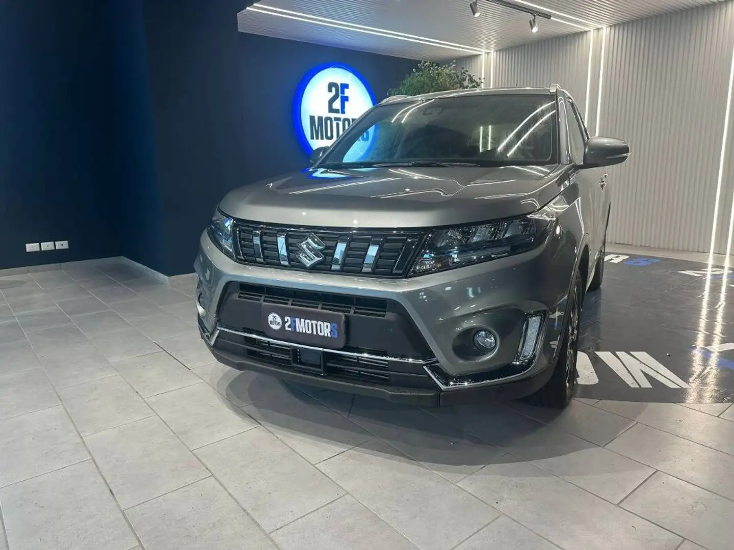 Suzuki Vitara 1.4h Easy Cool 4wd allgrip Grau - 2