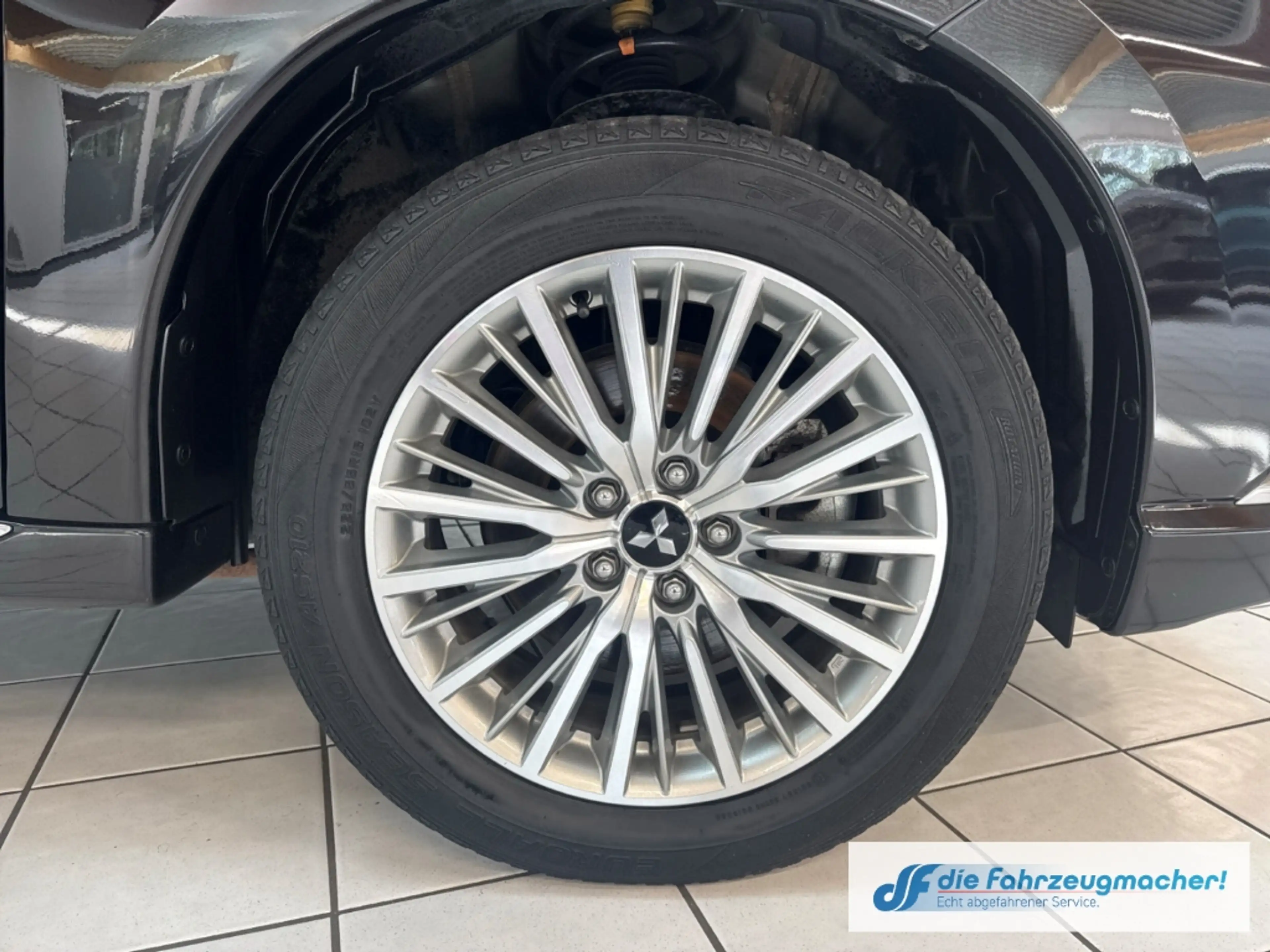 Mitsubishi Outlander PHEV Plus 4WD StandHZG LED ACC El. Heckklappe Appl — photo 9