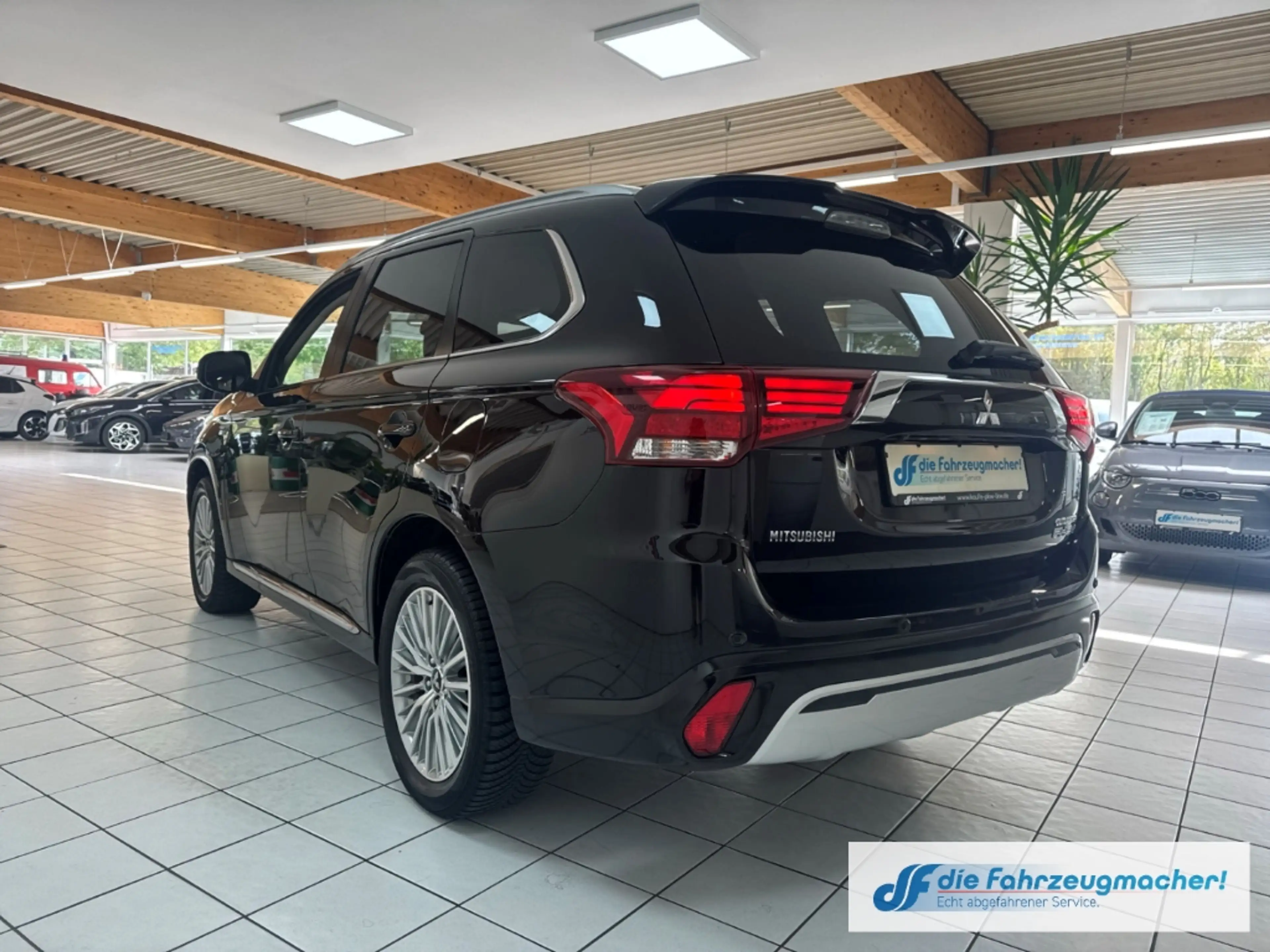 Mitsubishi Outlander PHEV Plus 4WD StandHZG LED ACC El. Heckklappe Appl — photo 3
