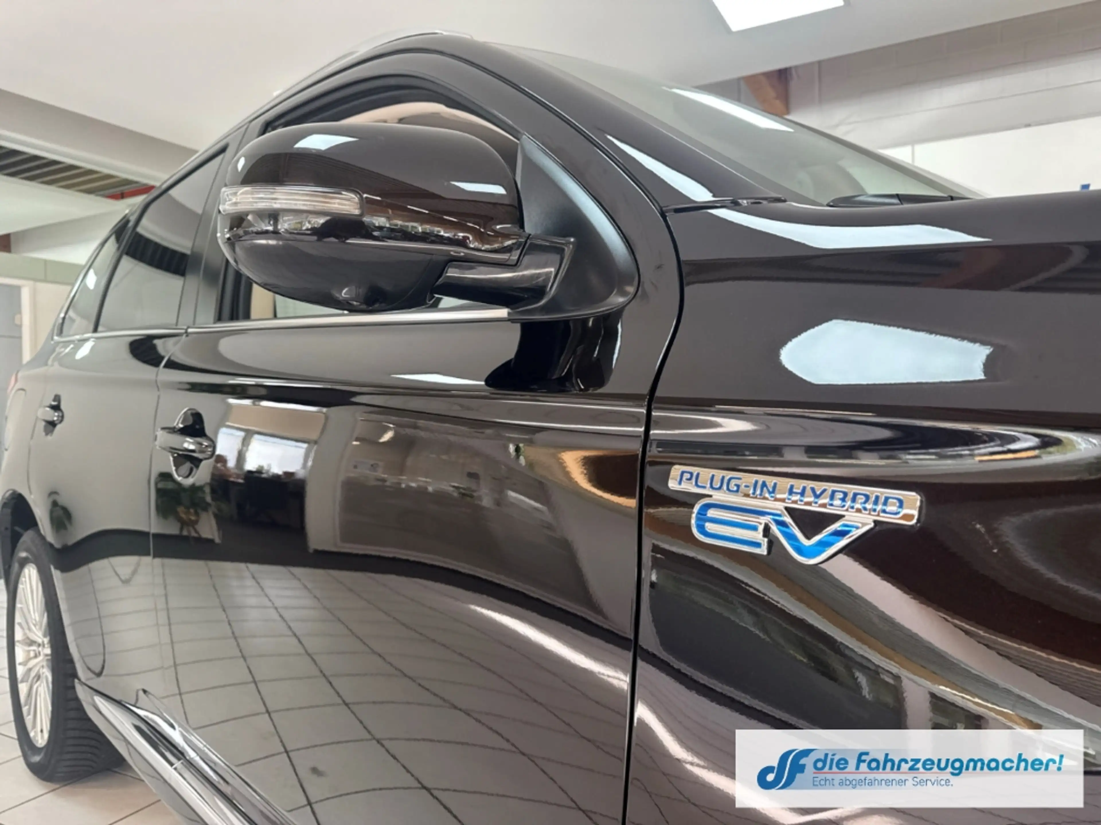 Mitsubishi Outlander PHEV Plus 4WD StandHZG LED ACC El. Heckklappe Appl — photo 10