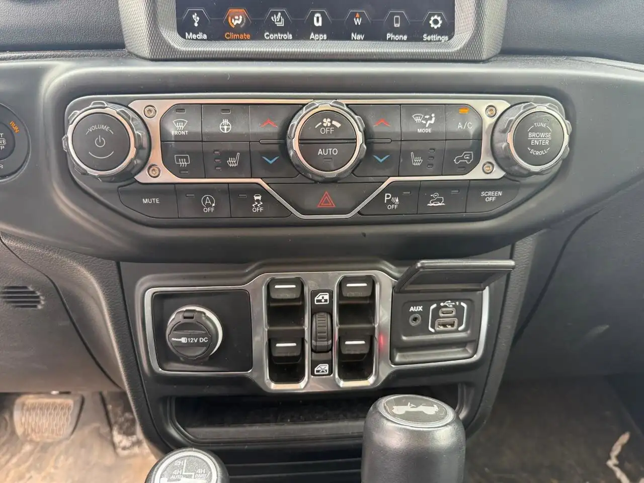 Jeep Wrangler снимка Jeep Wrangler