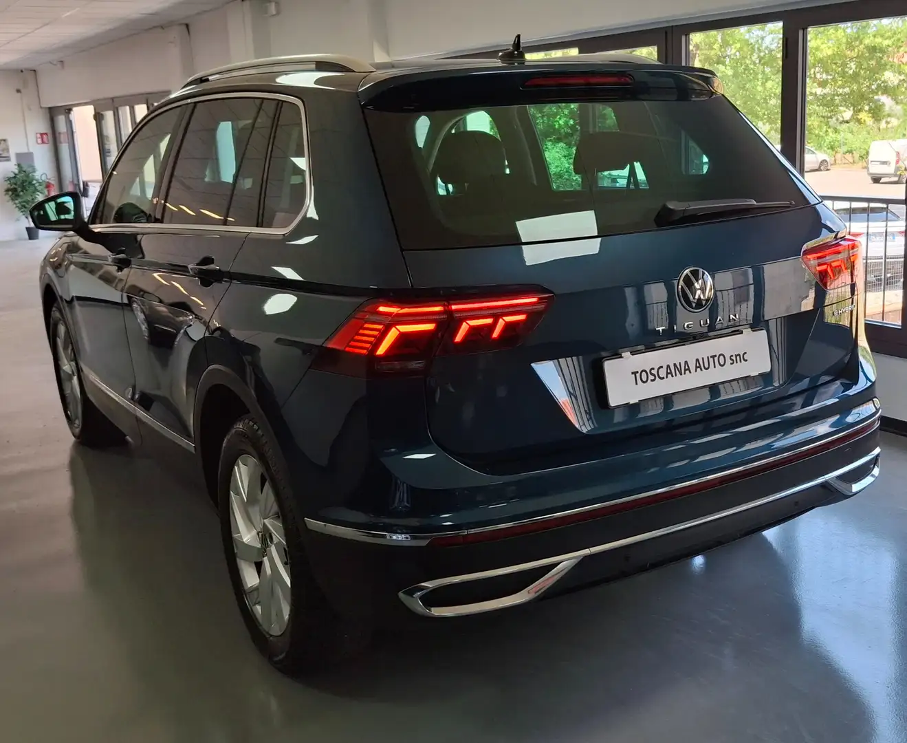 Volkswagen Tiguan Tiguan II 10-2023 1.4 tsi eh Elegance dsg Bleu - 2