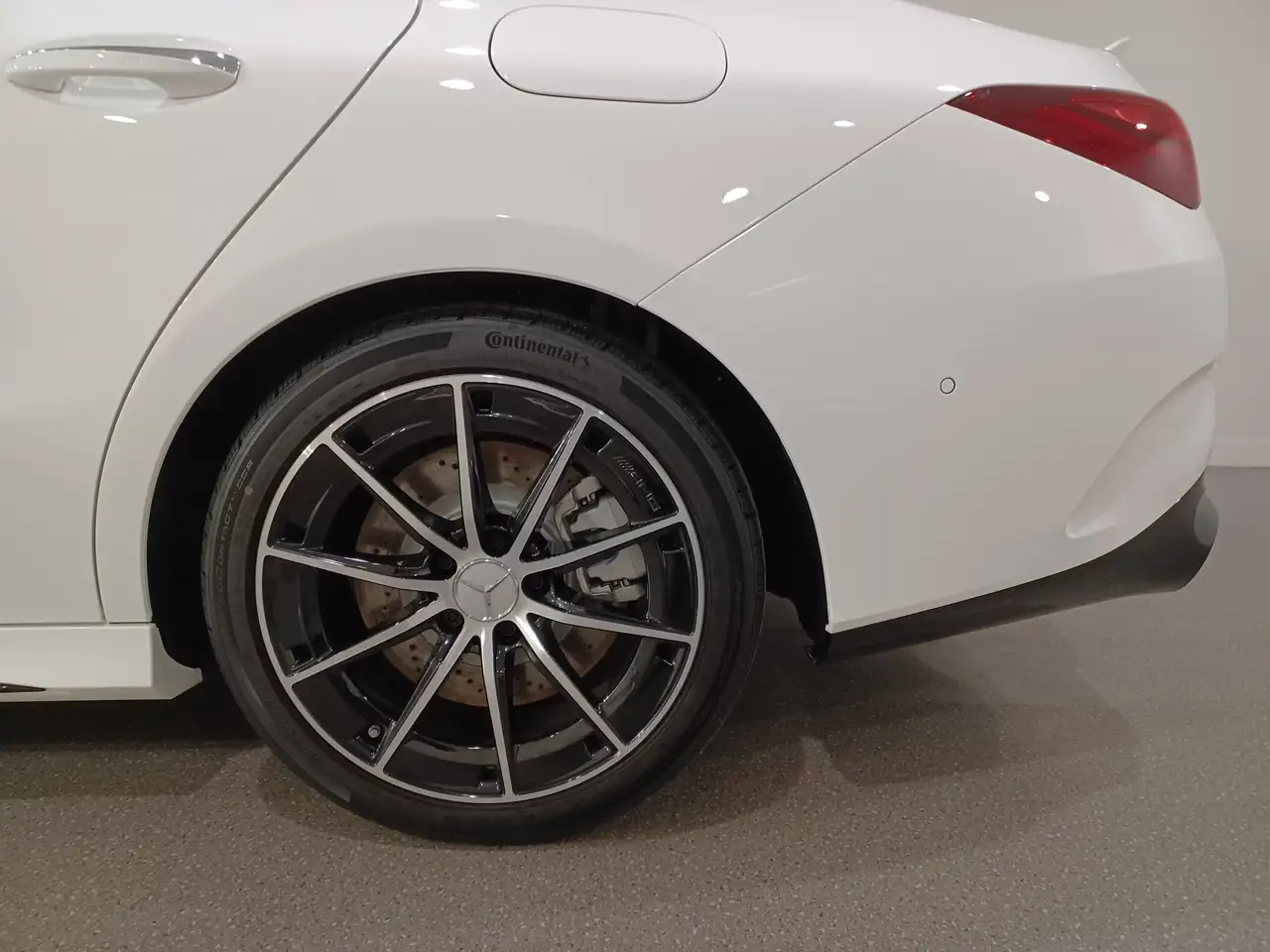 Mercedes-Benz CLA снимка Mercedes-Benz CLA