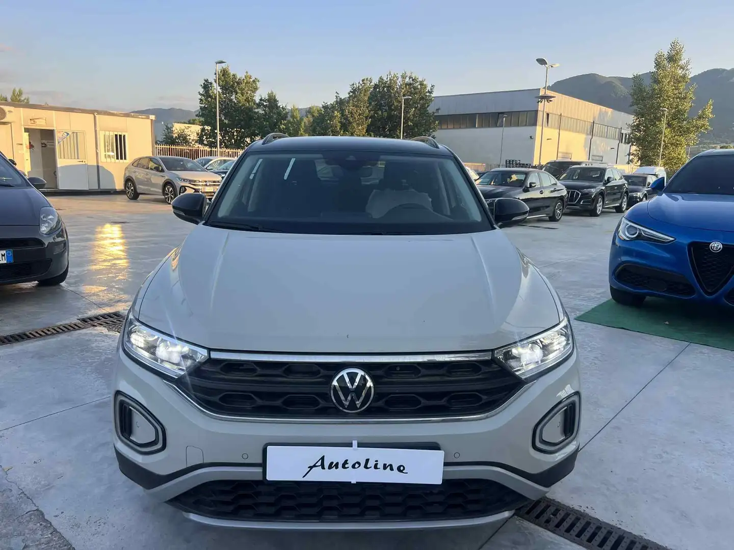 Volkswagen T-Roc 2.0 tdi Edition Plus 115cv KM0 -FULL LED- Beige - 2