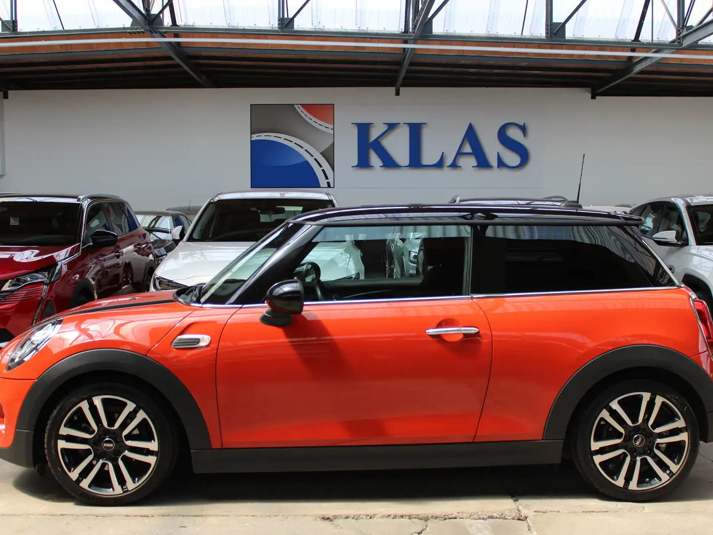 MINI Cooper Mini 1.5A+BOîte AUTO+GPS // EURO 6d // Orange - 2