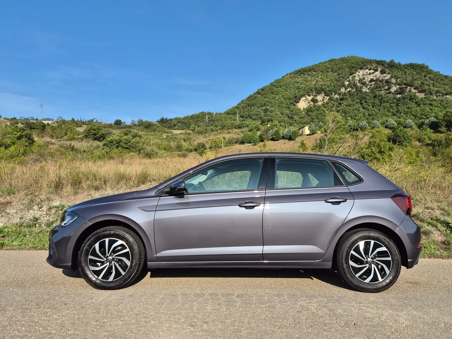 Volkswagen Polo Polo VI 2022 1.0 evo Life 80cv Gris - 2