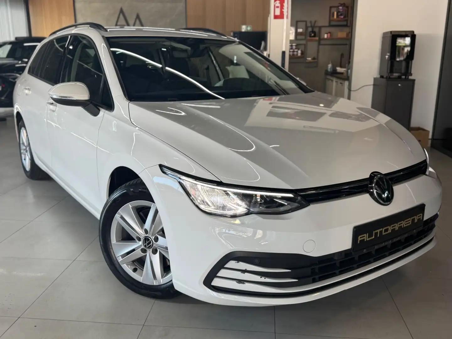 Volkswagen Golf 8 2.0 TDI "Life"*DSG*V-COCKPIT*LED*SITZHZG* Wit - 1