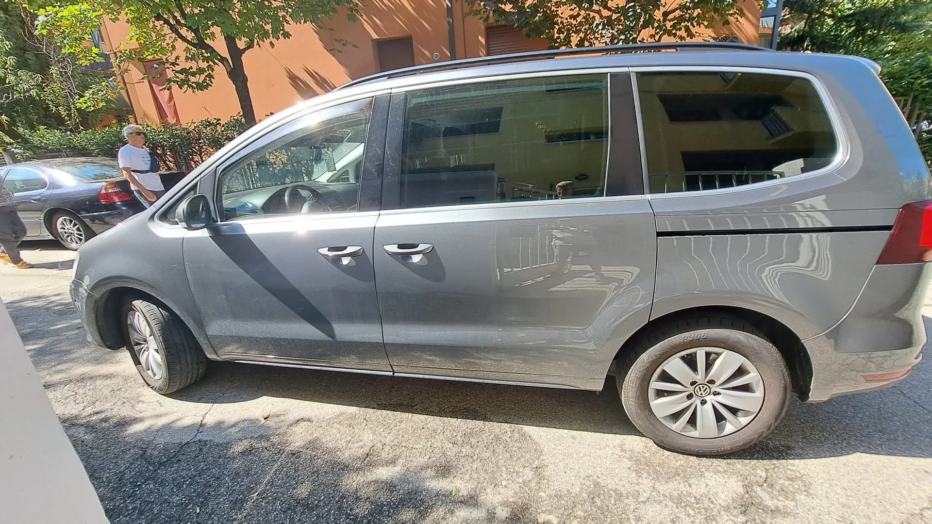 Volkswagen Sharan 2.0 tdi 150cv auto euro 6b Grigio - 2