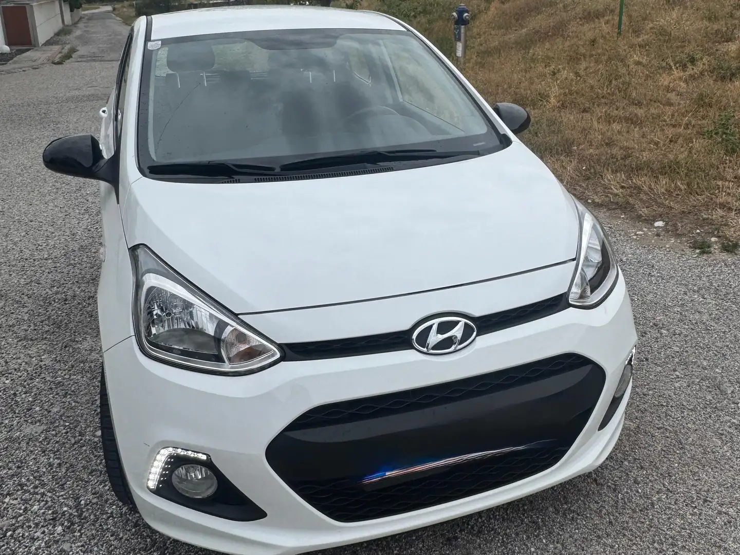 Hyundai i10 i10 1,25 Black LineBlack Line Weiß - 2