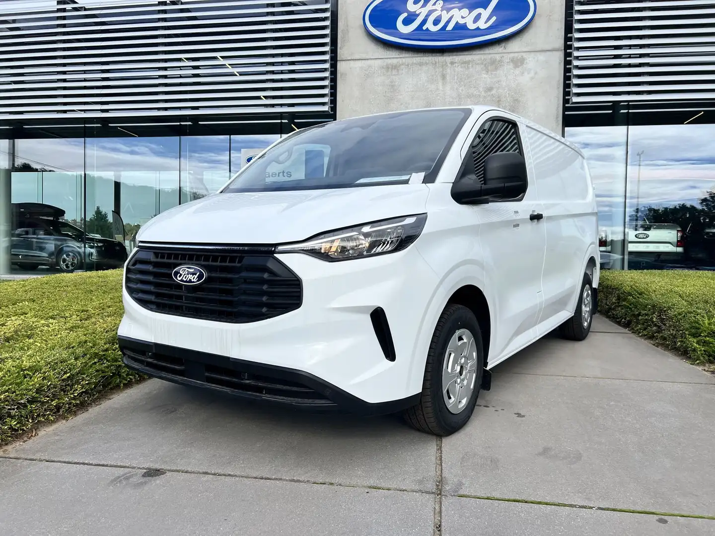 Ford Transit Custom TREND / 280 LENGTE 1 / 136 PK AUTOMAAT Wit - 2