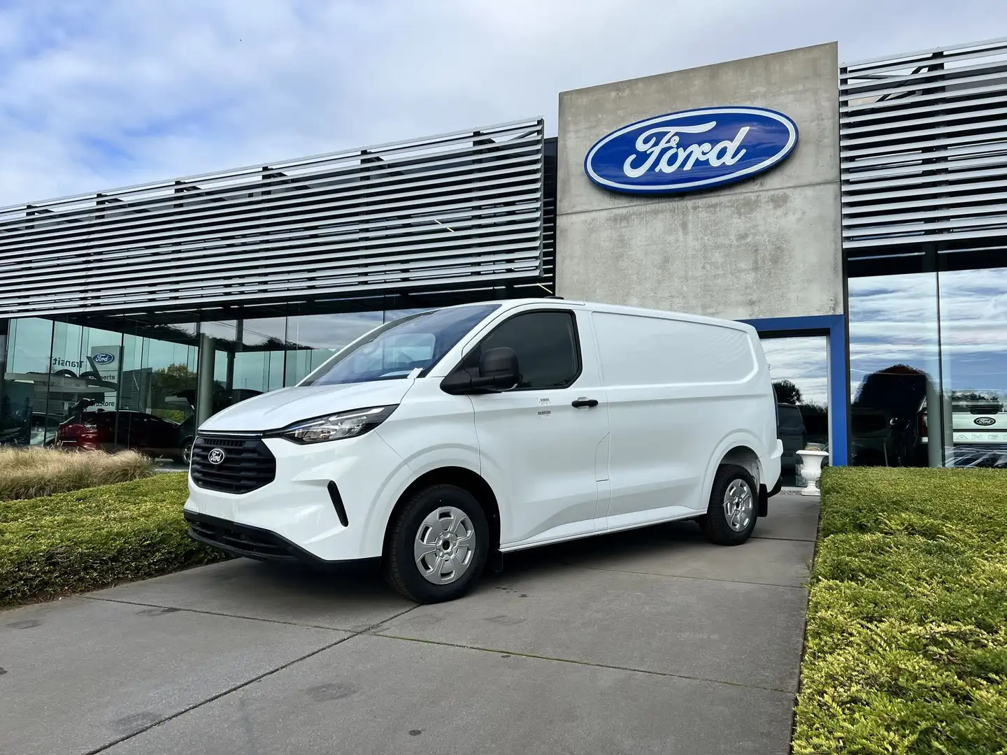 Ford Transit Custom TREND / 280 LENGTE 1 / 136 PK AUTOMAAT Wit - 1