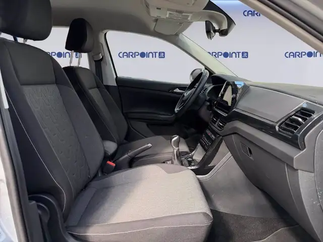 Volkswagen T-Cross view 17