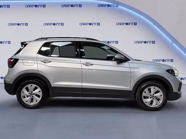 Volkswagen T-Cross view 8