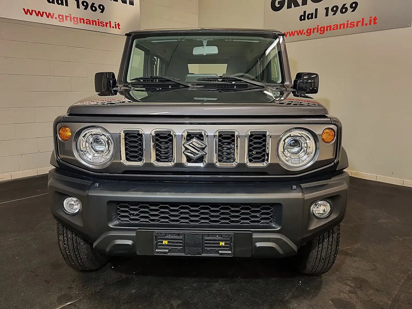 Suzuki Jimny JIMNY 5 PORTE 1.5 AT GLX Gris - 2