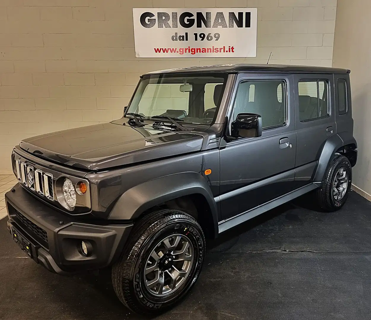 Suzuki Jimny JIMNY 5 PORTE 1.5 AT GLX Gris - 1