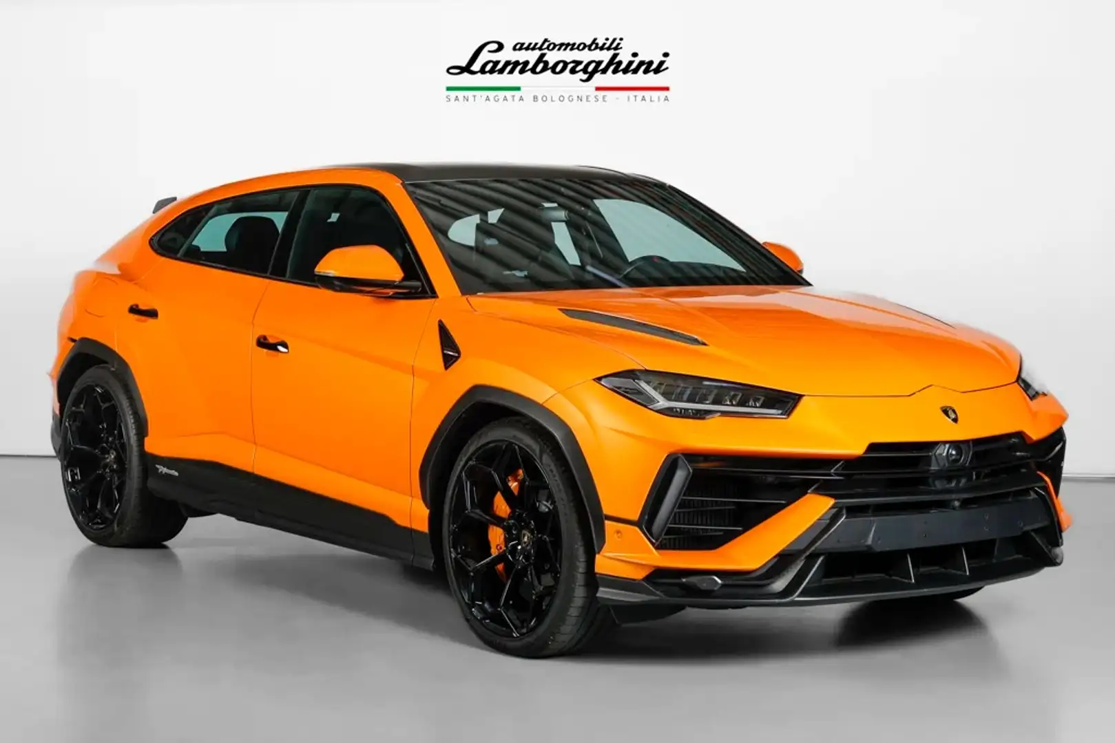 Lamborghini Urus Performante Arancio Borealis, Night Vision Orange - 1