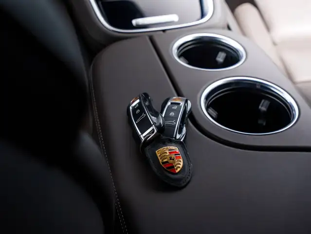 Porsche Panamera view 12