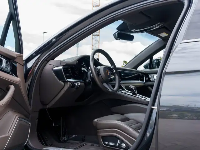Porsche Panamera view 14